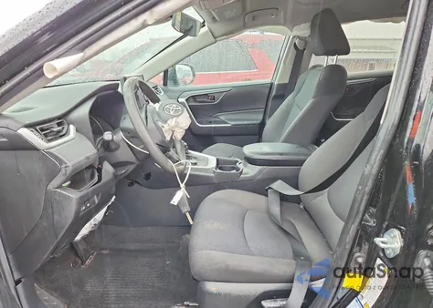 2021 Toyota Rav4 Le z USA, uszkodzony, nr VIN 4T3LWRFV0MU032337